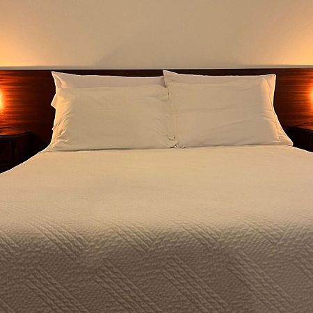 Romeu Bed & Breakfast Quarteira Bagian luar foto
