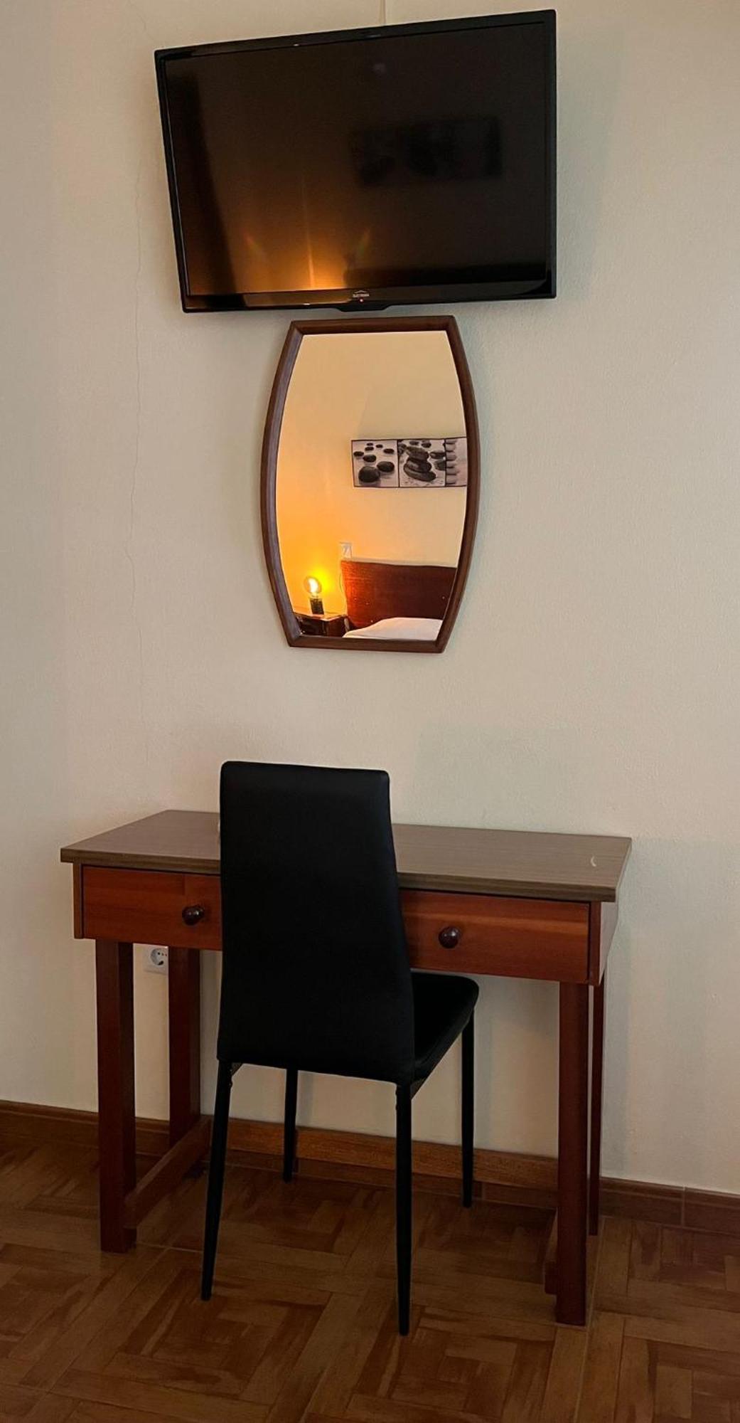 Romeu Bed & Breakfast Quarteira Bagian luar foto
