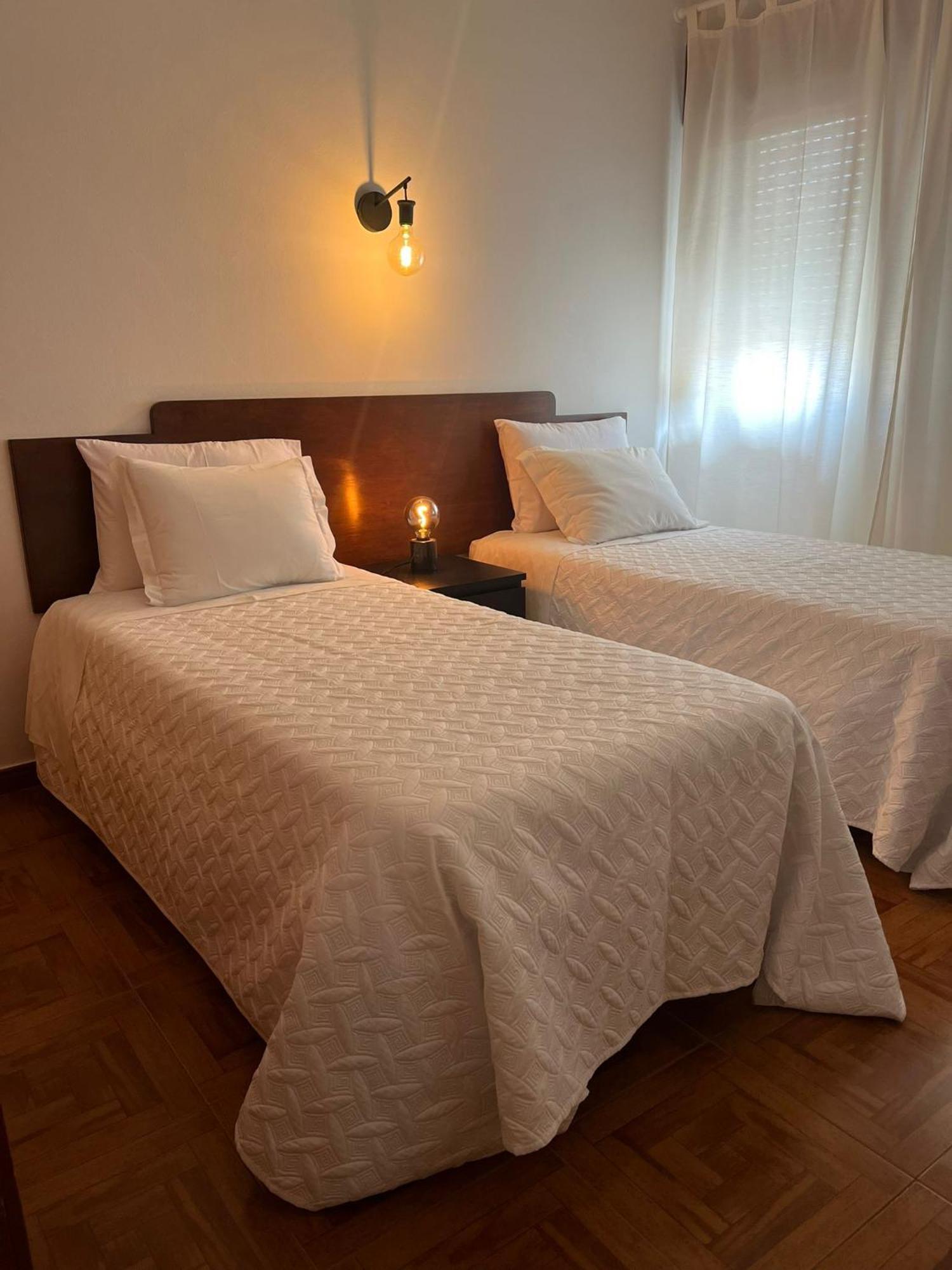 Romeu Bed & Breakfast Quarteira Bagian luar foto