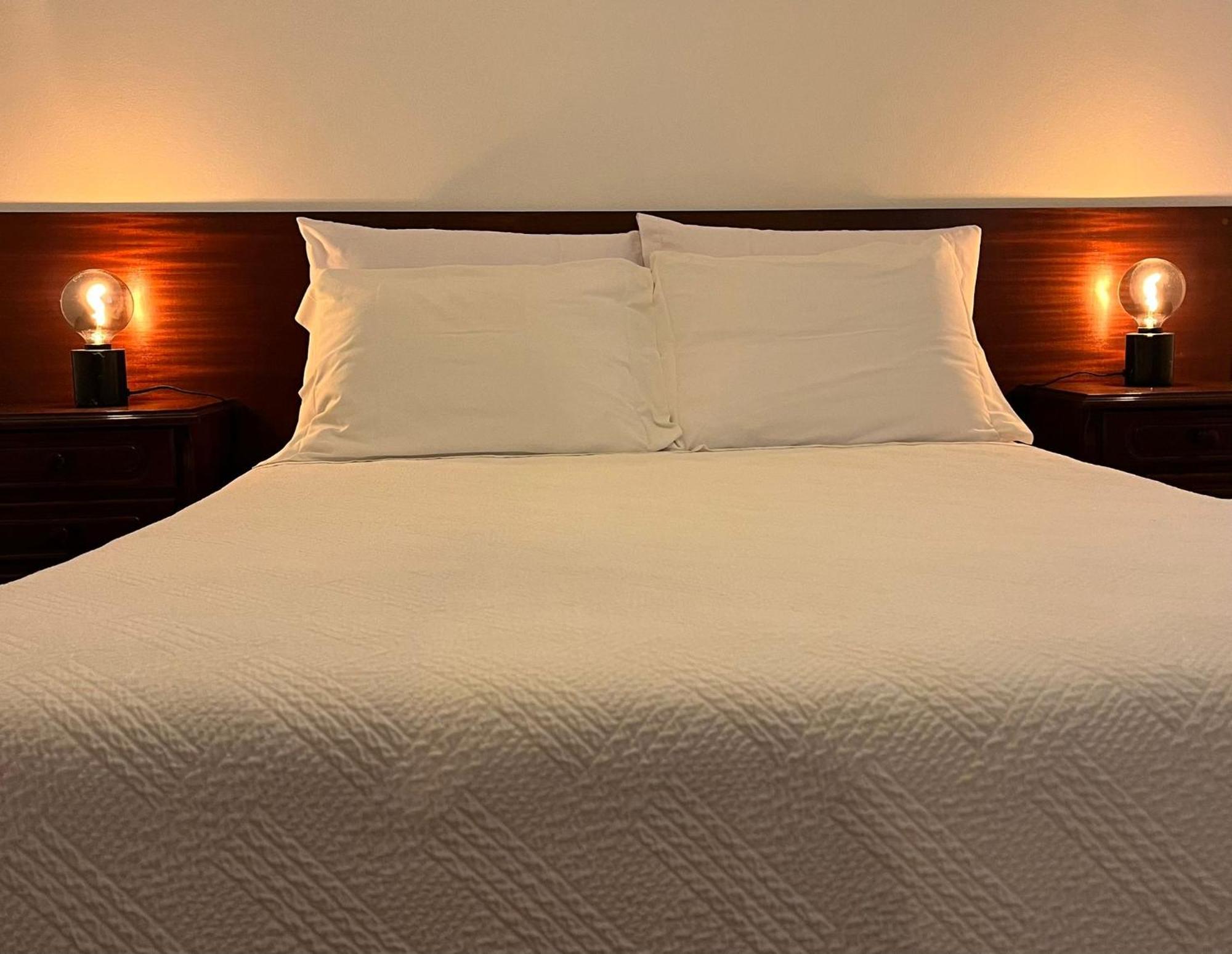 Romeu Bed & Breakfast Quarteira Bagian luar foto