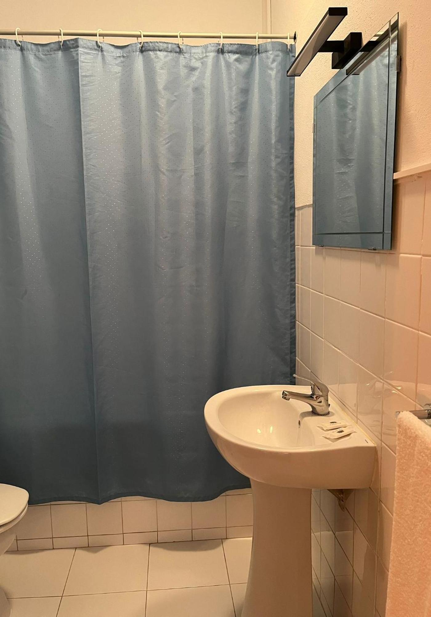 Romeu Bed & Breakfast Quarteira Bagian luar foto