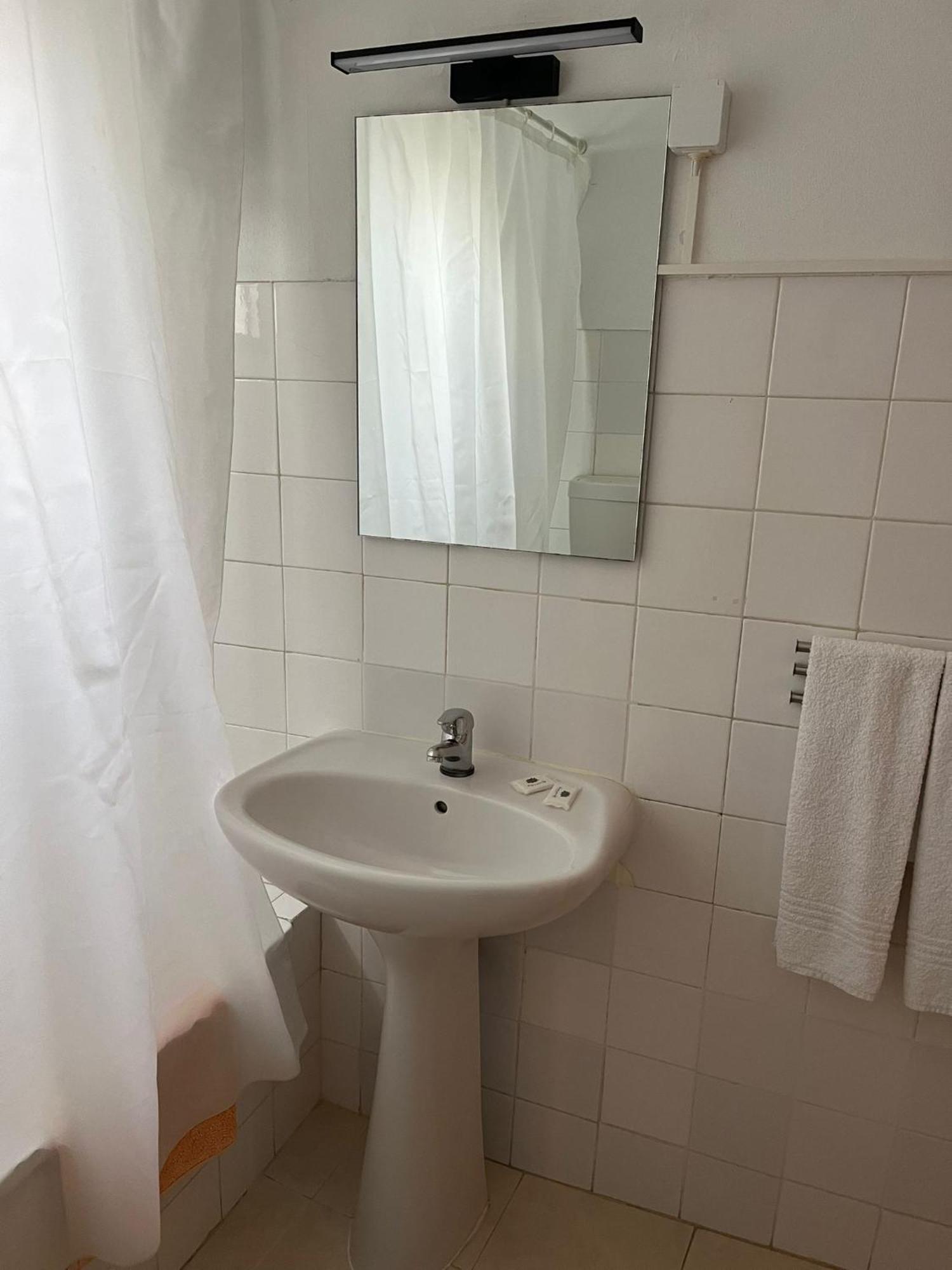 Romeu Bed & Breakfast Quarteira Bagian luar foto