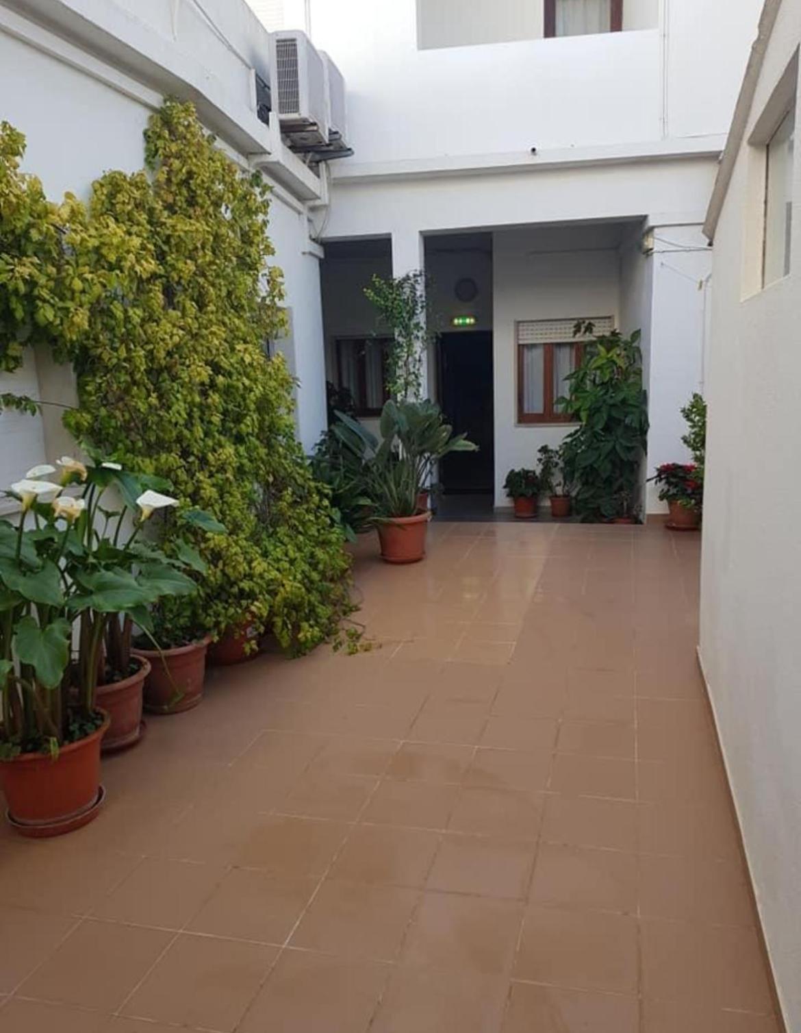 Romeu Bed & Breakfast Quarteira Bagian luar foto