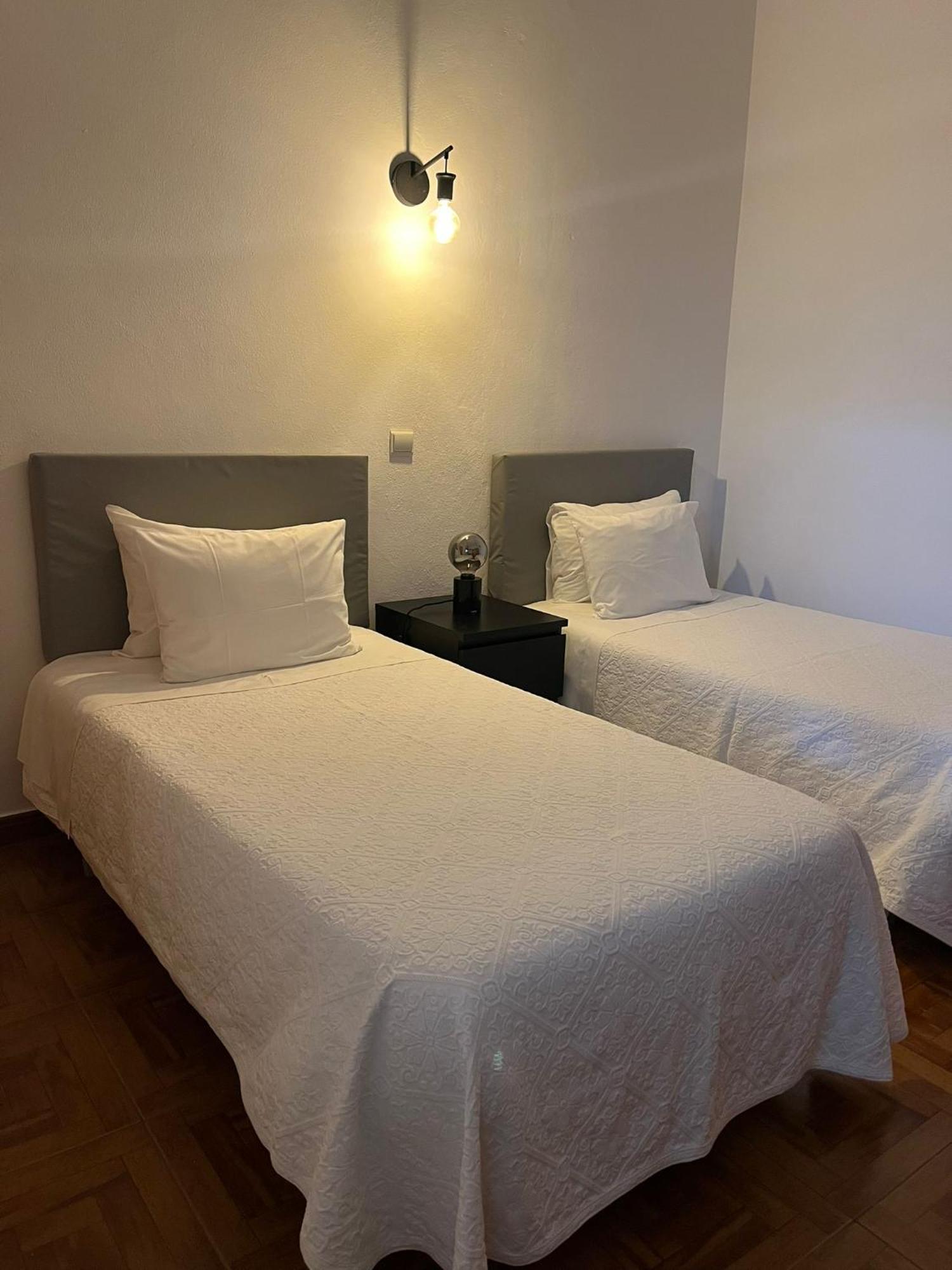 Romeu Bed & Breakfast Quarteira Bagian luar foto