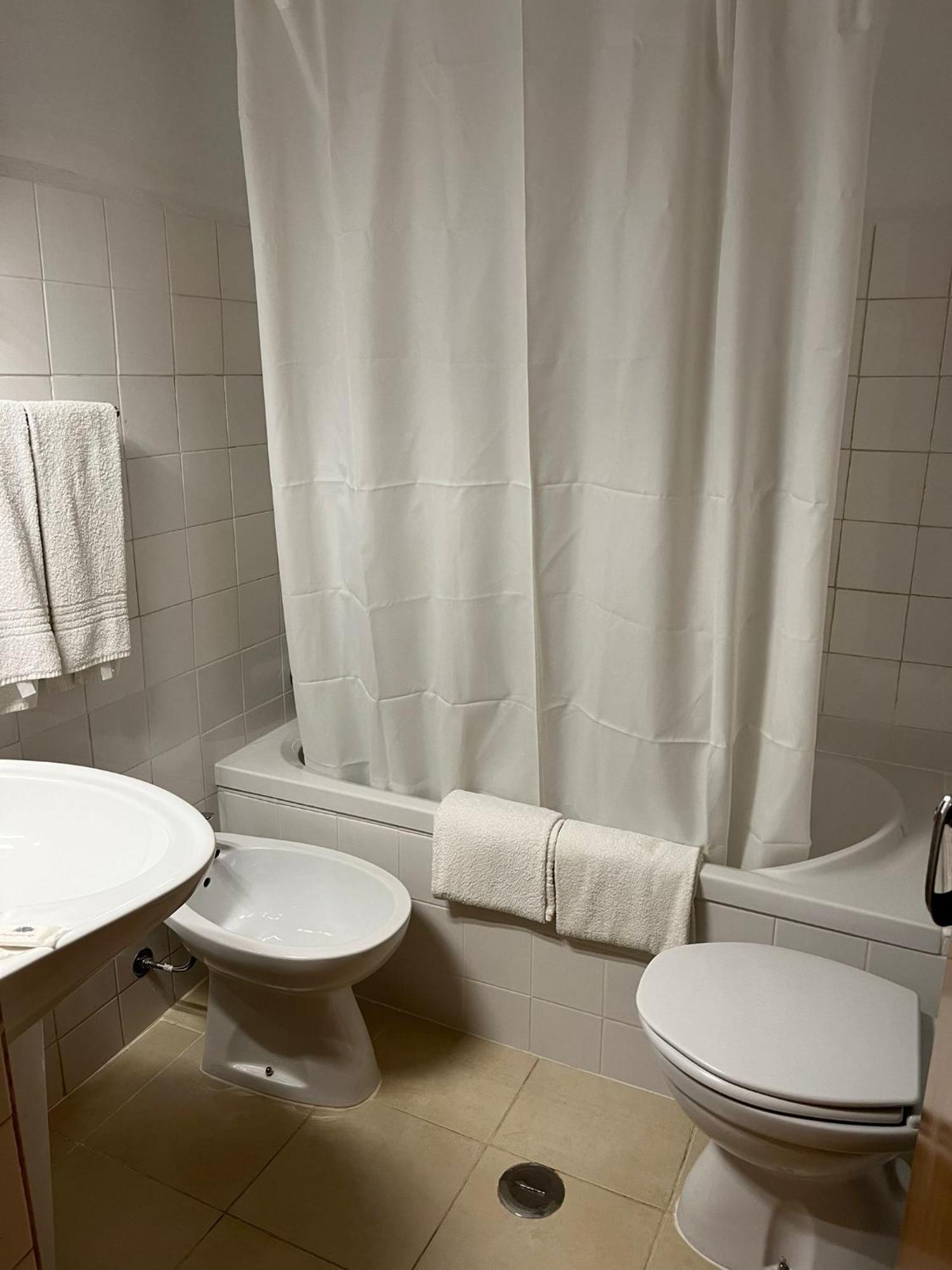 Romeu Bed & Breakfast Quarteira Bagian luar foto